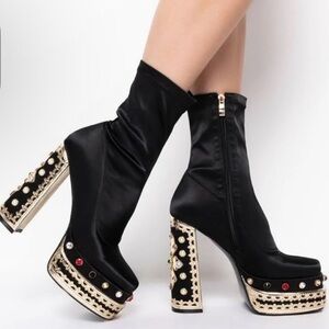 NOTICE ME PLATFORM BOOTS AZALEA WANG